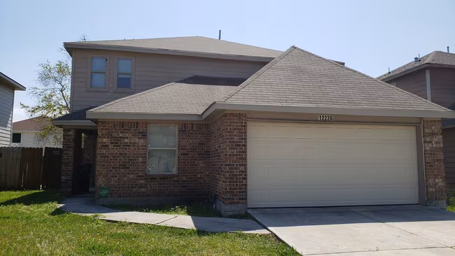 12226 Greencanyon Dr Houston, TX 77044 photo 2