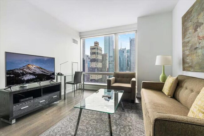 555 10th Ave New York, NY 10018 photo 2