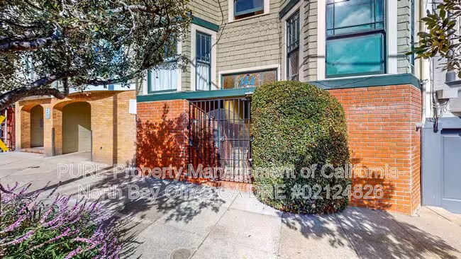 144 Grattan St San Francisco, CA 94117 photo 2