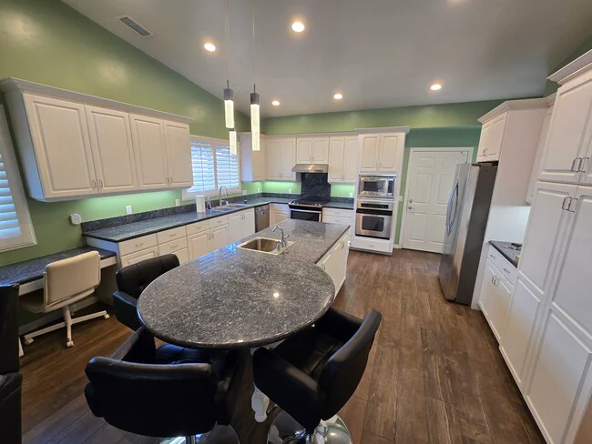 832 Legacy Dr San Marcos, CA 92069 photo 2