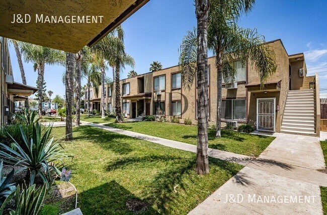 909 S Sunshine Ave El Cajon, CA 92020 photo 2