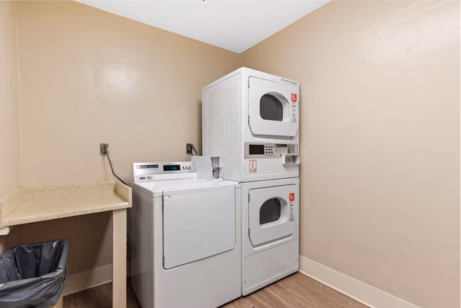 Maplewood Apartments photo 3