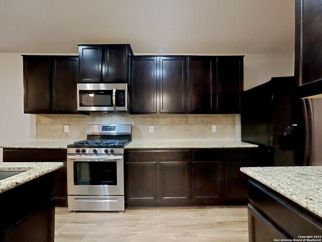 6214 Falsetto Voice San Antonio, TX 78252 photo 3