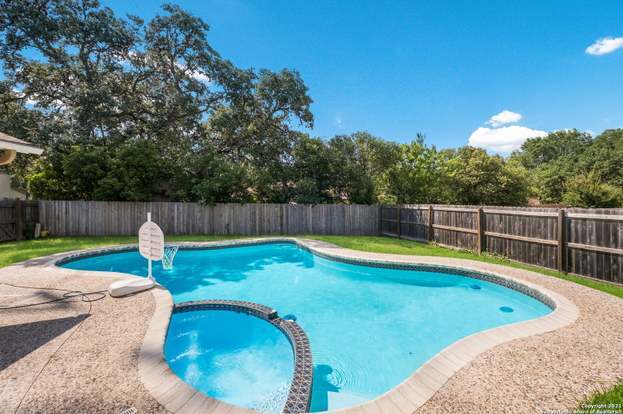 9003 Brigadoon St San Antonio, TX 78254 photo 2