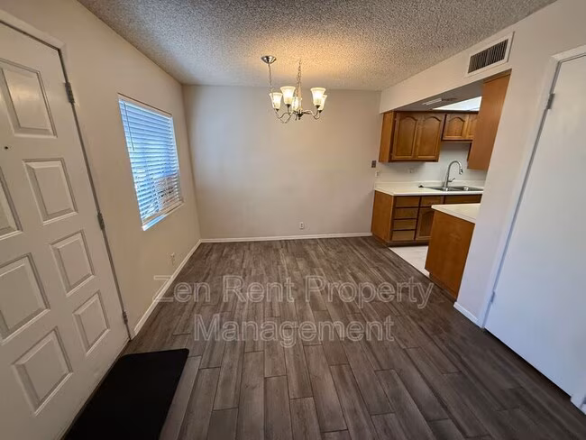286 W Palomino Dr Chandler, AZ 85225 photo 5