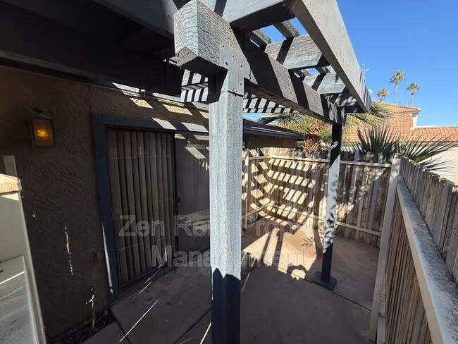 286 W Palomino Dr Chandler, AZ 85225 photo 2