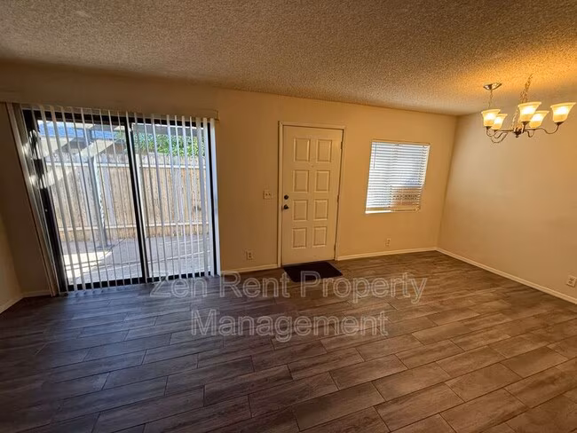 286 W Palomino Dr Chandler, AZ 85225 photo 3