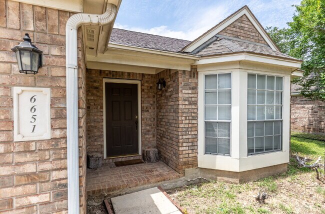 6651 Rambling Trail Dr San Antonio, TX 78240 photo 3