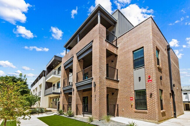 3141 Waits Ave Fort Worth, TX 76109 photo 3