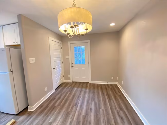 AUBURN DR 6402 photo 5