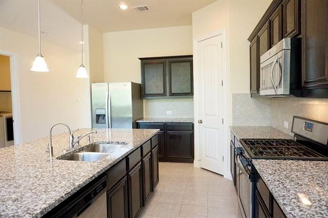 10695 Villanova Drive, Frisco, TX 75035 photo 3