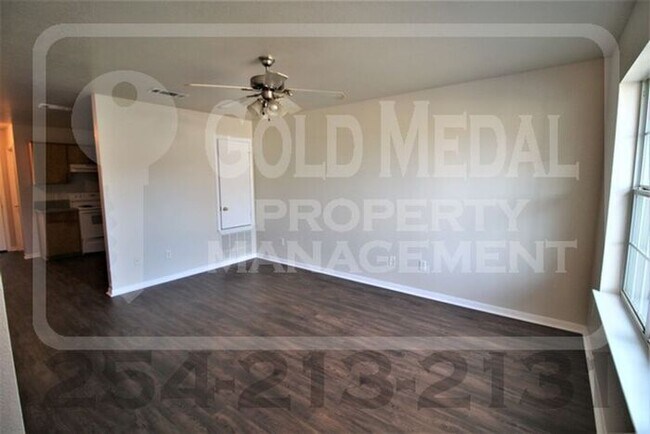 401 W Ave E Copperas Cove, TX 76522 photo 3