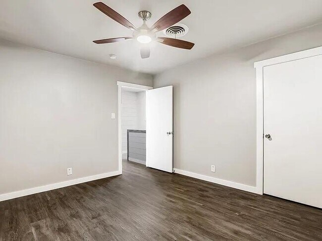 5330 Balcones Dr Austin, TX 78731 photo 5