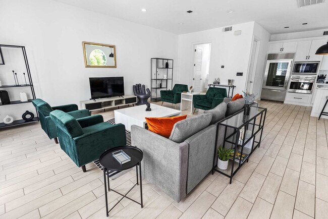 2025 Colquitt Street, Houston, TX 77098 photo 3