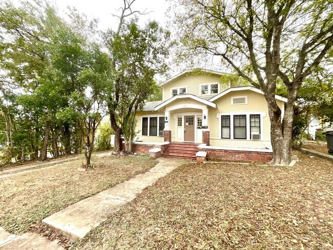 810 W Magnolia Ave San Antonio, TX 78212 photo 2
