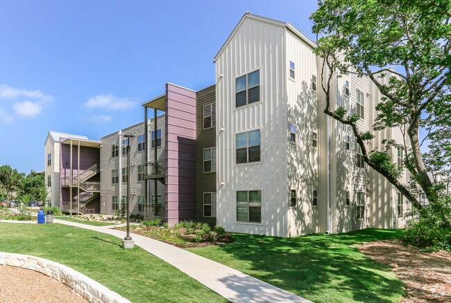 Cardinal Point Apartments photo 2
