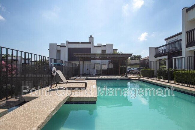 2286 Ridgmar Plaza, Fort Worth, TX 76116 photo 4