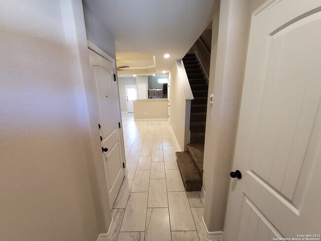 6310 Luglio Ln San Antonio, TX 78233 photo 2