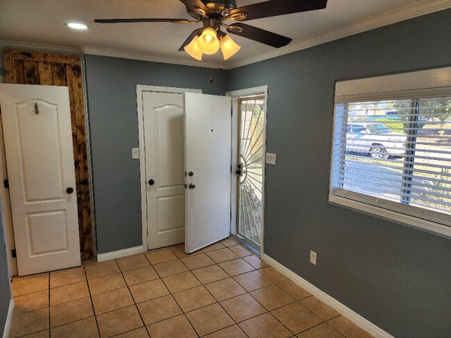 717 S Pine St Escondido, CA 92025 photo 4