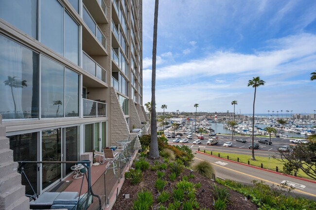 1200 N Harbor Dr Oceanside, CA 92054 photo 3