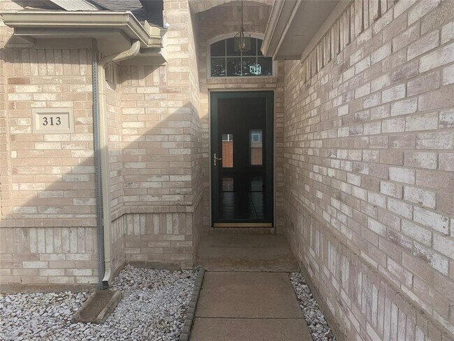 313 Foreston Drive, Roanoke, TX 76262 photo 2