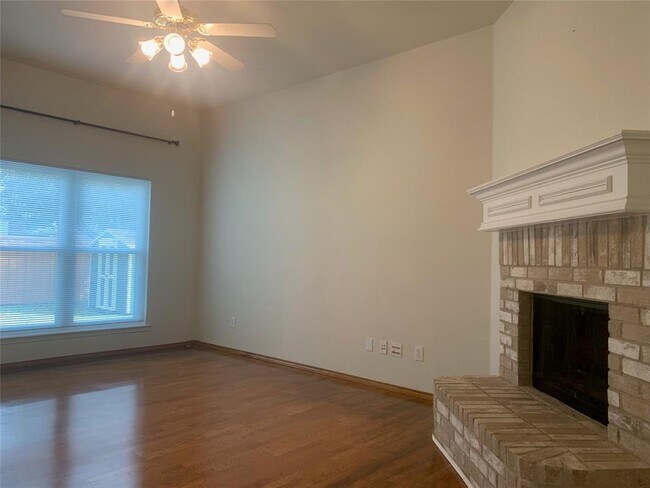 313 Foreston Drive, Roanoke, TX 76262 photo 5