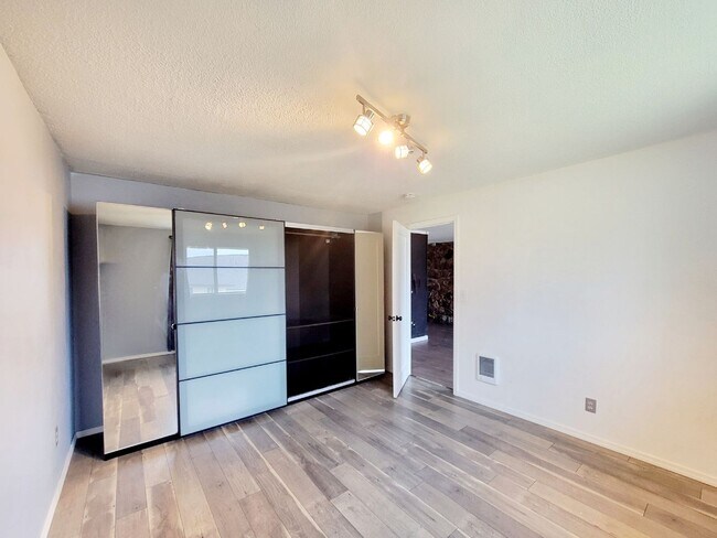 1018 Callahan Dr Bremerton, WA 98310 photo 5