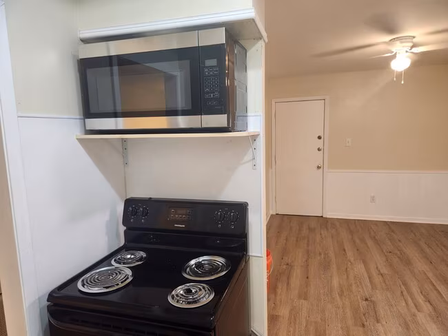 615 S 1st St Copperas Cove, TX 76522 photo 2