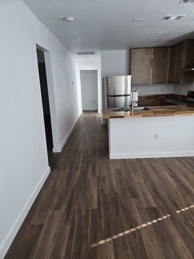 2506 Southland St Dallas, TX 75215 photo 3