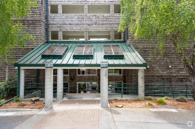 Brickyard Landing photo 5