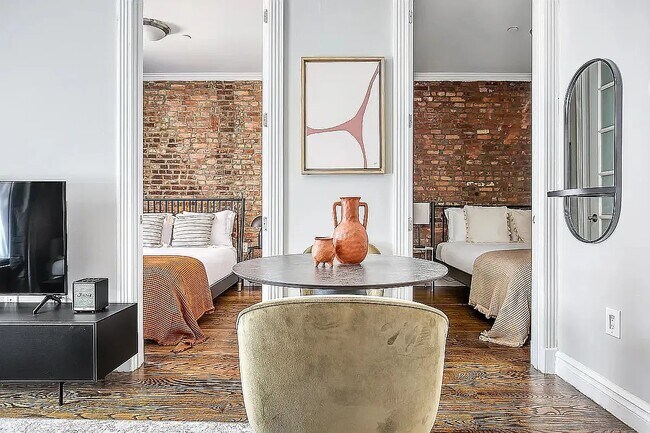 89 Clinton St New York, NY 10002 photo 4