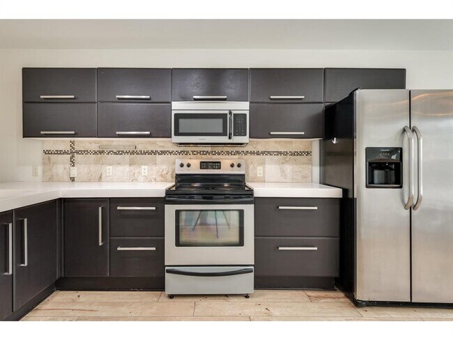 1101 Grove Blvd Austin, TX 78741 photo 2