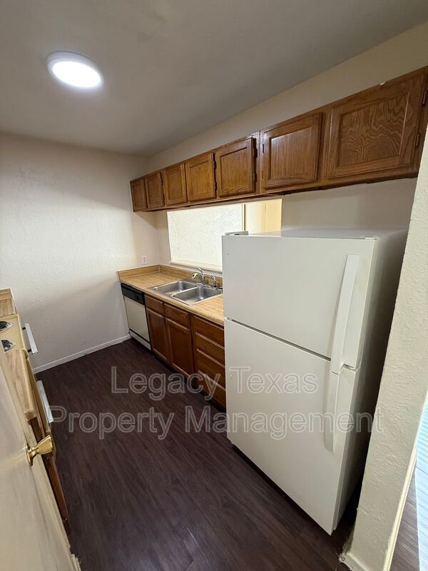 1713 Short St Cleburne, TX 76033 photo 3