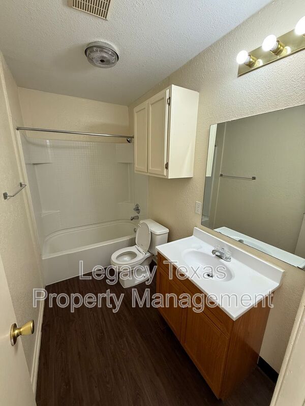 1713 Short St Cleburne, TX 76033 photo 5