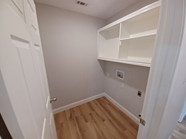 1118 Emily Lane, Carrollton, TX 75010 photo 3