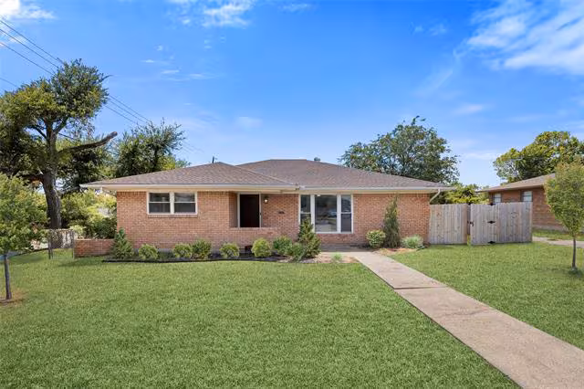 3364 Darvany Drive, Dallas, TX 75220 photo 4
