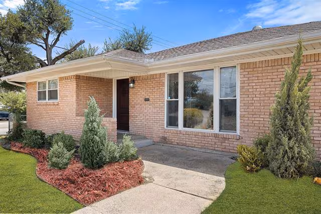 3364 Darvany Drive, Dallas, TX 75220 photo 3