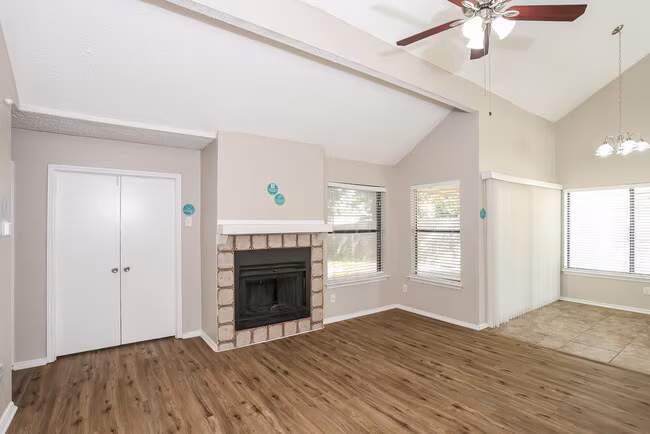 6306 Pilgrim Ln - SFHT photo 3