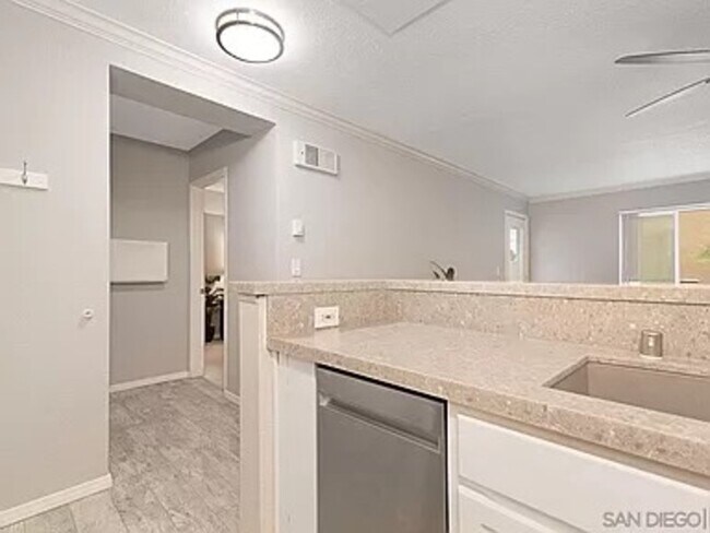 3440 Lebon Dr San Diego, CA 92122 photo 4