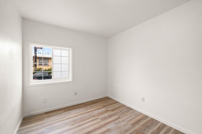 400 Bissell Ave Richmond, CA 94801 photo 5