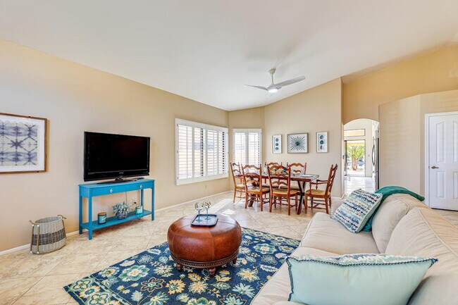 253 E Vaughn Ave Gilbert, AZ 85234 photo 4