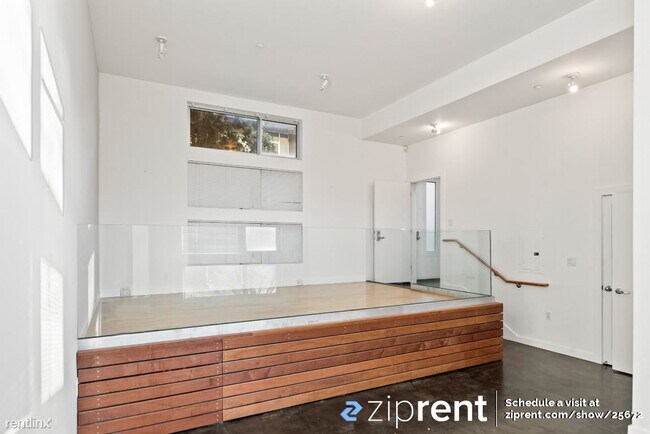 2910 Mandela Parkway, Oakland, CA 94608 photo 4