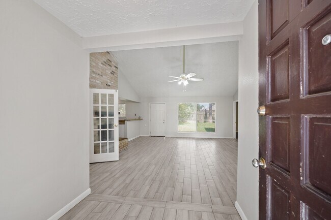13923 Ludgate Pass, Houston, TX 77034 photo 5
