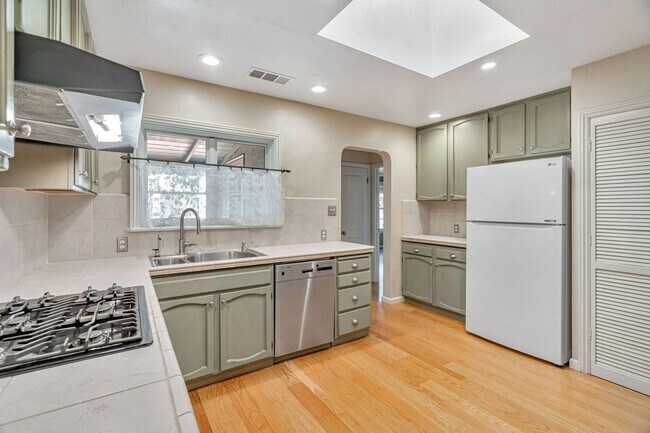 14141 Victor Place, Saratoga, CA 95070 photo 5