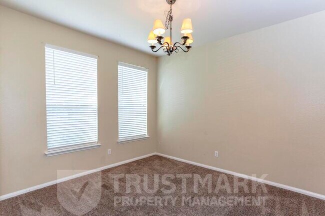 212 Crowfoot Dr Harker Heights, TX 76548 photo 4