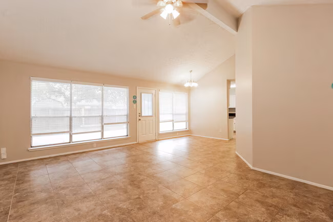 21002 Ironcrest Ln - SFHT photo 4