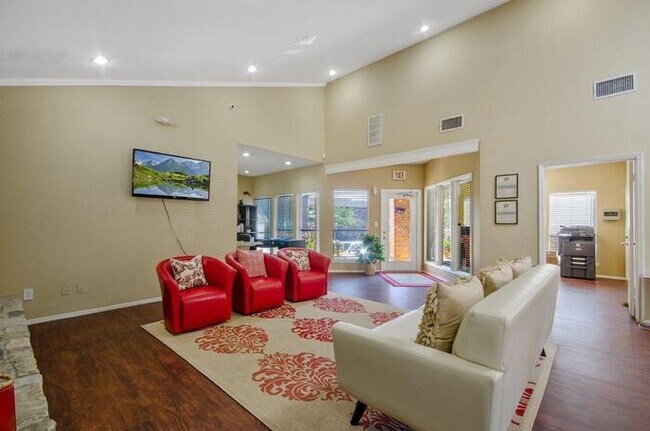 8901 Meadowbrook Blvd Fort Worth, TX 76120 photo 3