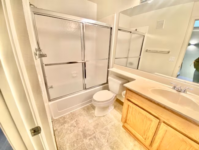 7449 Oxford Cir photo 3