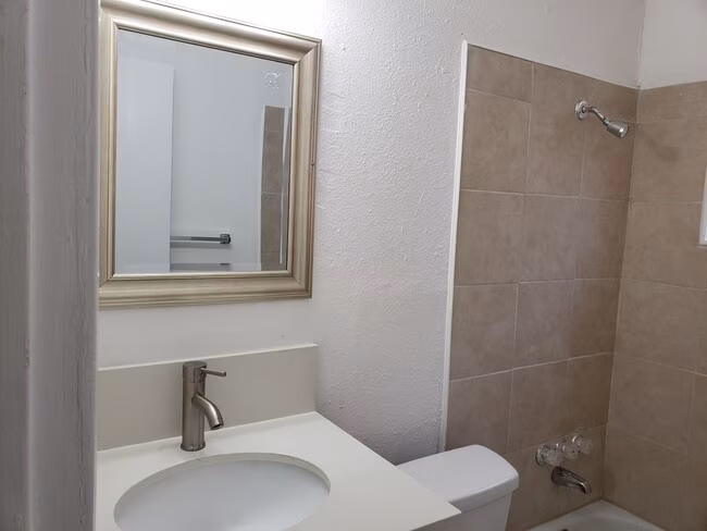 1201 N College St Killeen, TX 76541 photo 4