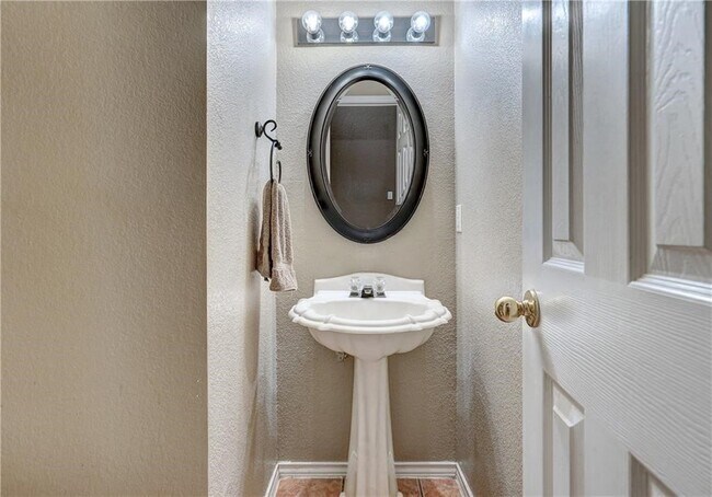 3638 Windhill Loop Round Rock, TX 78681 photo 2